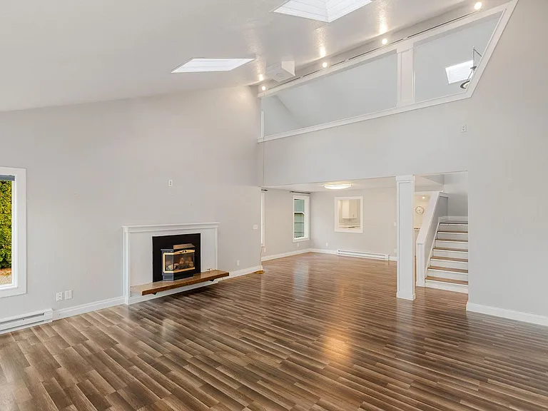 8635 NE 124th St — Photo 3