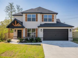 2 Hebrides Cir, Bella Vista, AR 72715