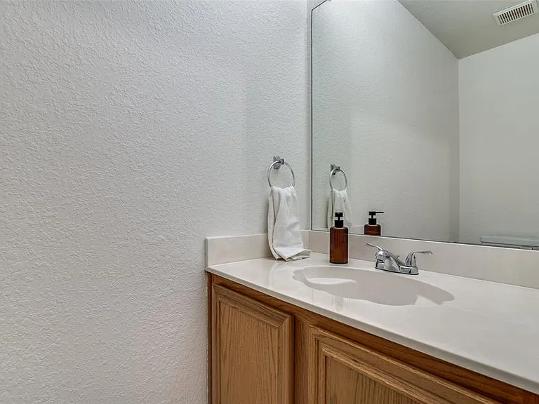 3605 Potomac Dr — Photo 31