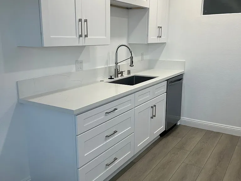 Westpark Apartments — Photo 9