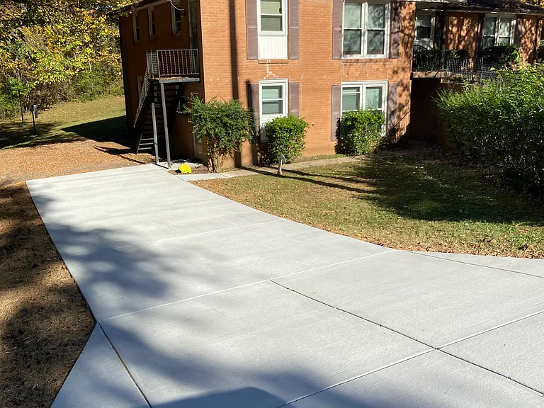 405 E Cedar St — Photo 1
