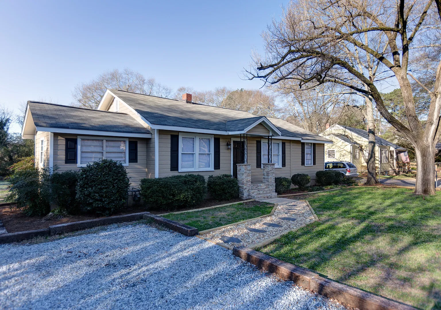4 BR 4 BA in Normaltown! — Photo 1