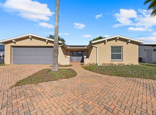 8615 Newton Dr, Port Richey, FL 34668
