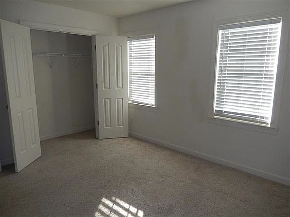 3rd image of 601 Streamwood Dr