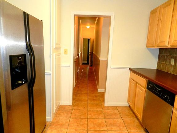 3rd image of 618 N Hyde Park Ave #1