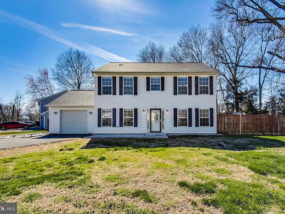 1st image of 21 Woodland Dr