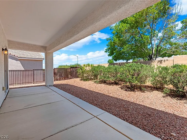 2250 Sandstone Cliffs Dr — Photo 24