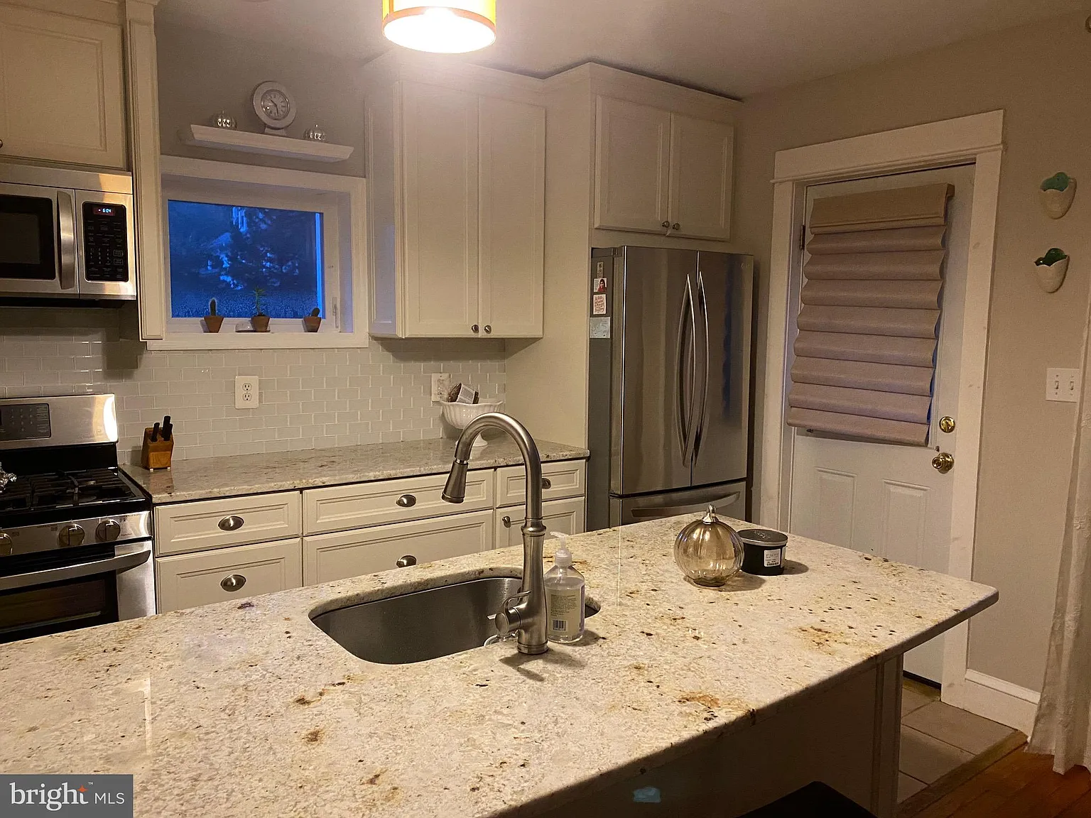 3 bed, 1516 sqft, $2,700 — Photo 4