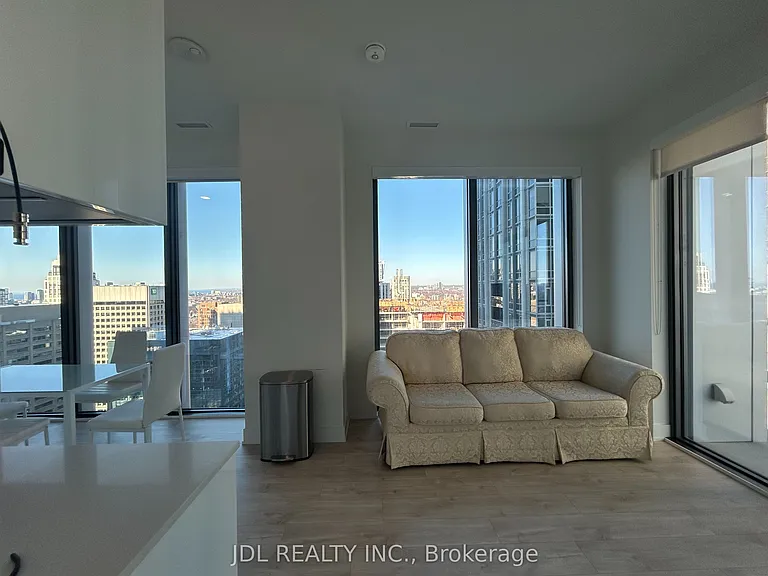 8 Cumberland St #2602 — Photo 9