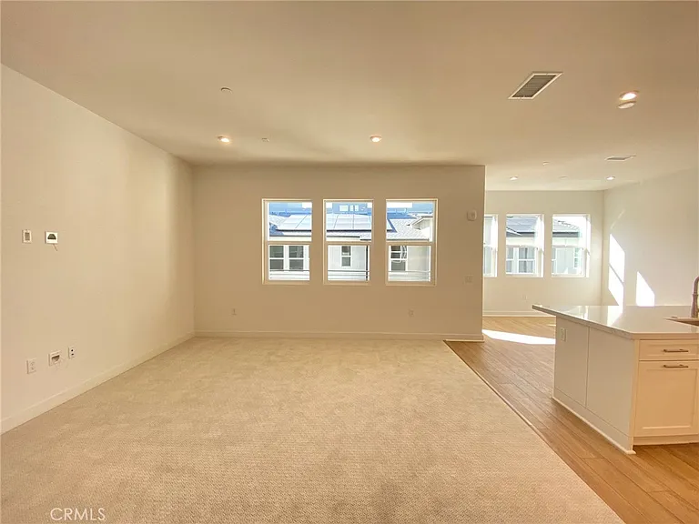 1110 Urbana St — Photo 3