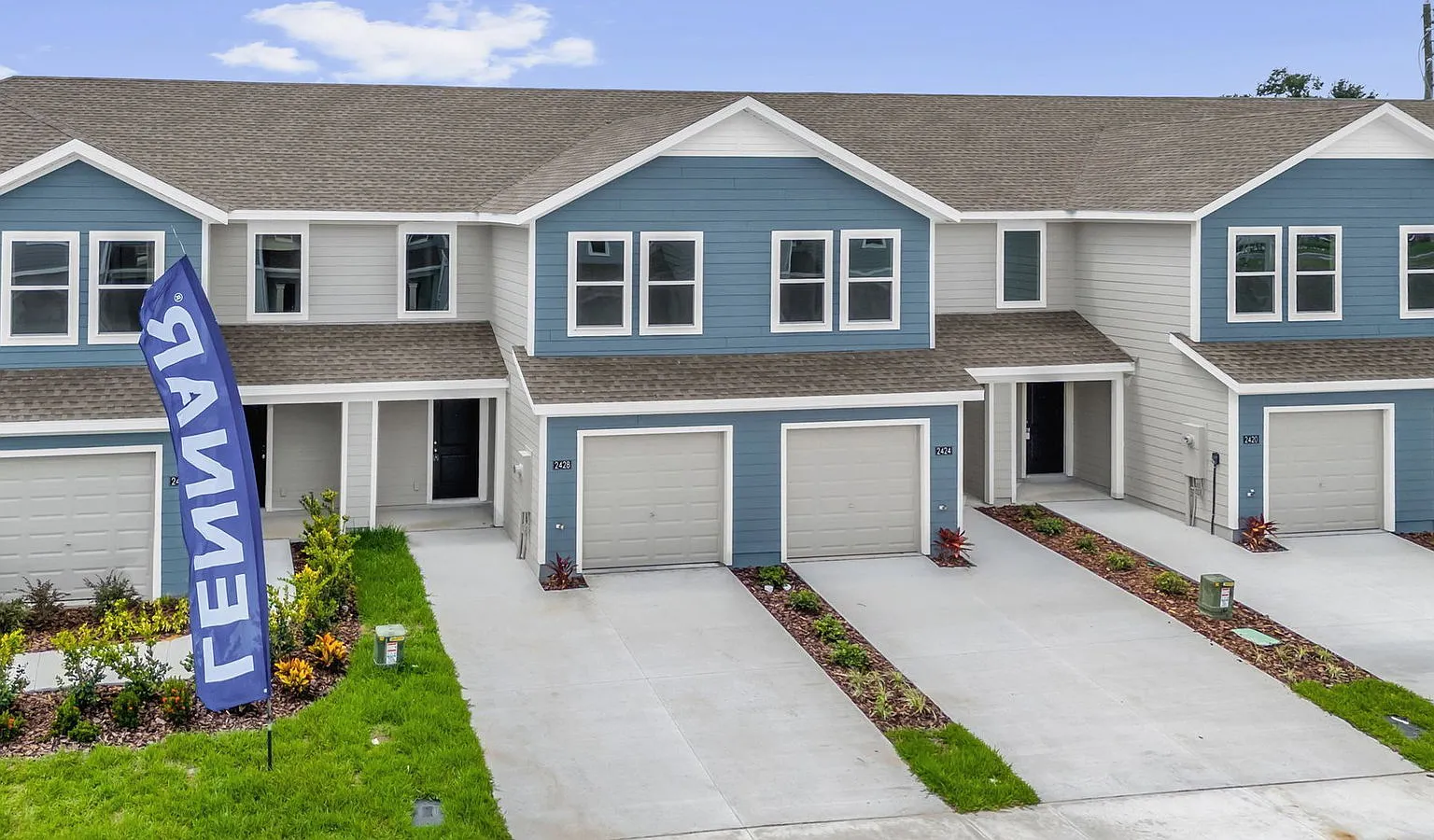 3 bed, 2.5 bath, 1578 sqft, $1,900 — Photo 3