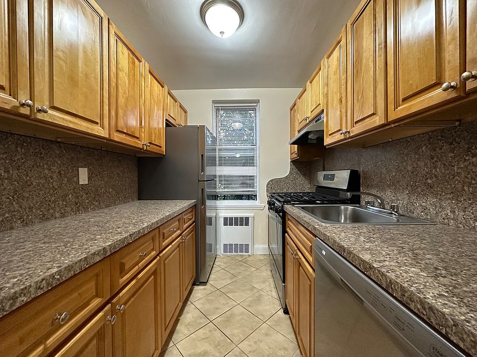 1st image of 16420 Highland Ave APT 2G
