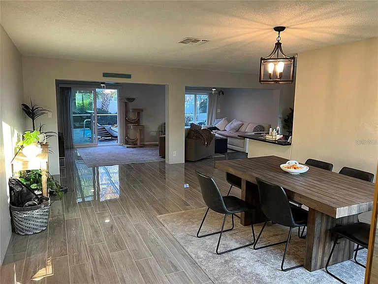 2460 E Vina Del Mar Blvd — Photo 7