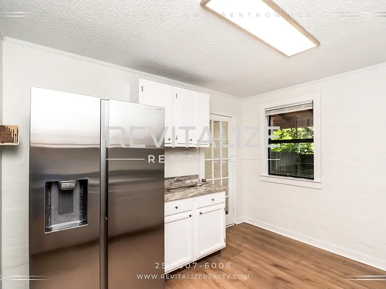 James Street Duplex — Photo 14