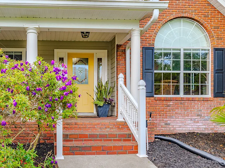33721 Spring Dr — Photo 4