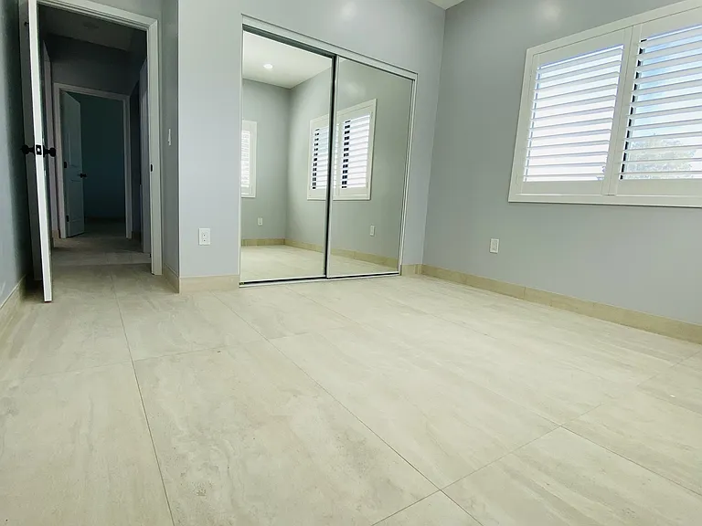 5373 Geneva Ave — Photo 8