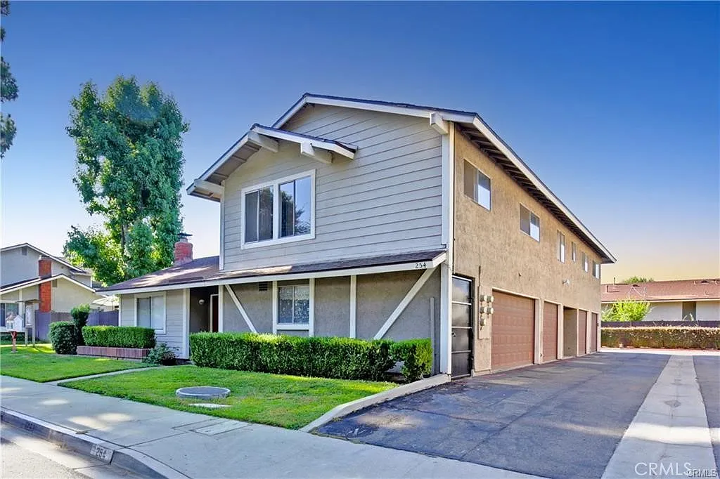 2 bed, 1100 sqft, $2,495 — Photo 1