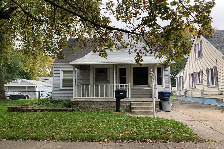 1st image of 2106 Hanford Ave