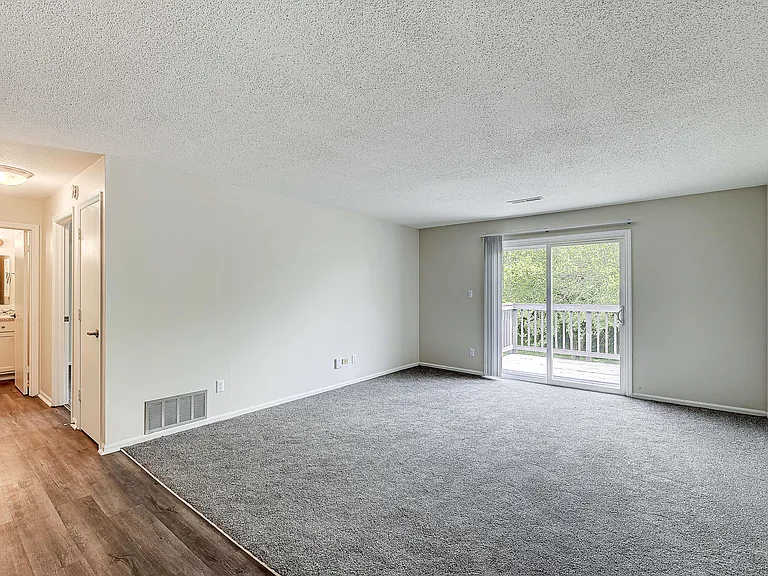 Stonehedge Apartments — Photo 27