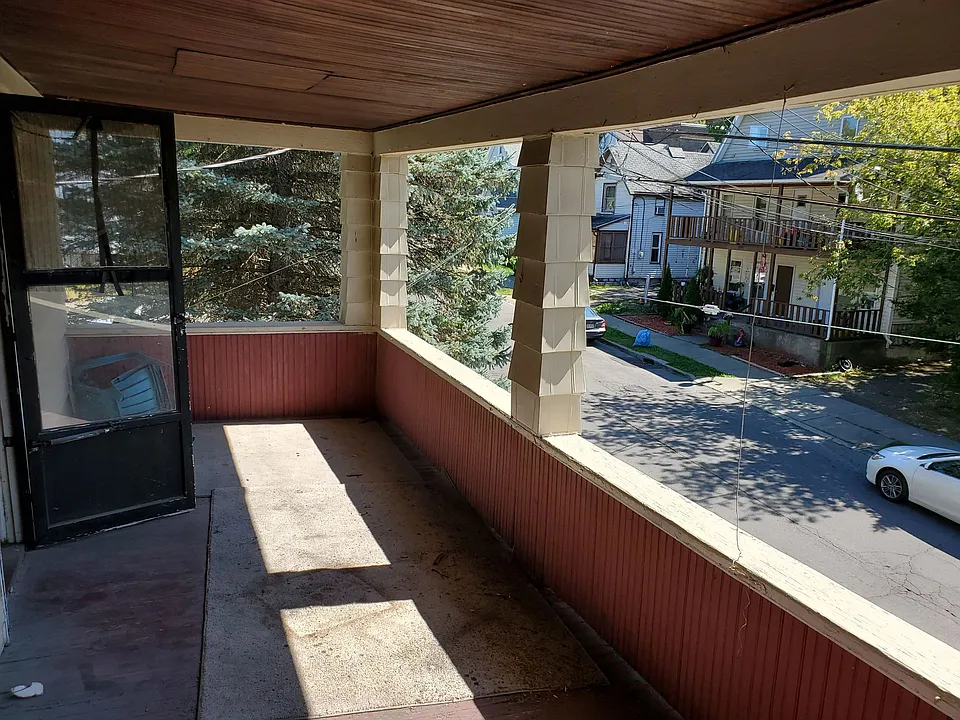 Building Photo 5