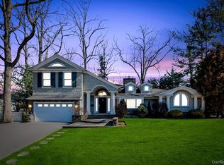 3 School House Lane, Great Neck, NY 11020