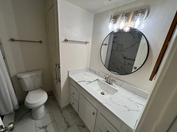 17401 Red Oak Dr APT 85, Houston, TX 77090