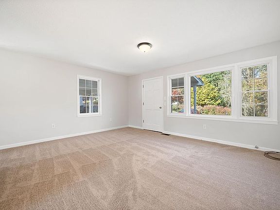 3rd image of 95 Warlick Dr