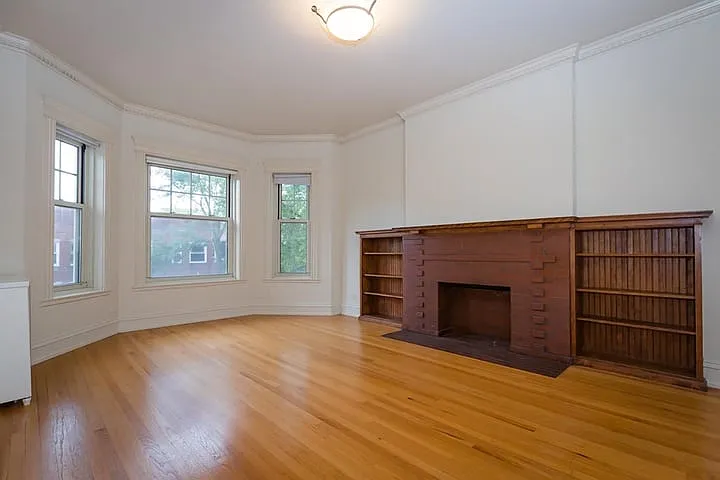 5706-10 S. Blackstone Ave — Photo 14
