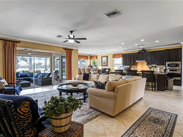 8650 Palermo Ct — Photo 10