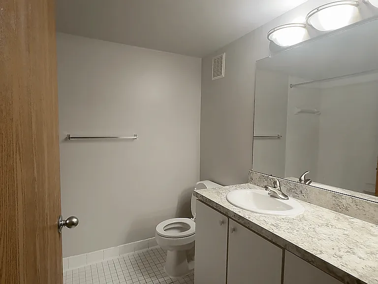 Prentiss Pointe Apartments — Photo 272