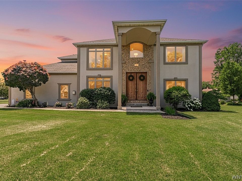 1st image of 446 Riverview Dr