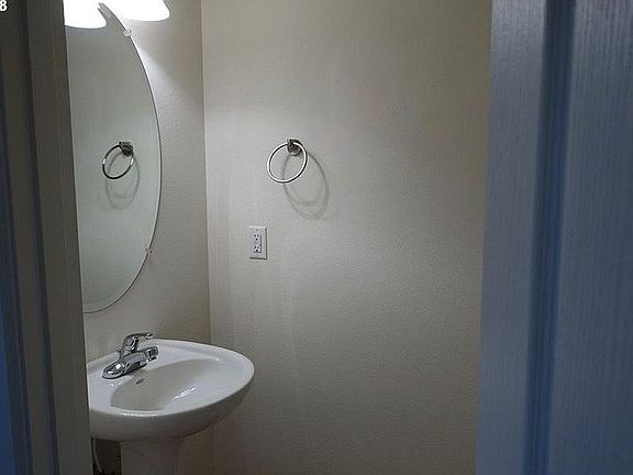 4th image of 1221 Island Way