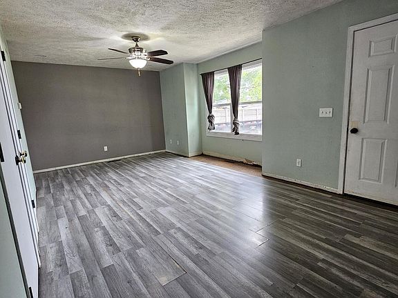 5th image of 306 Iowa St