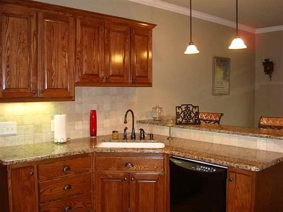 Kitchen Sink & Breakfast Bar