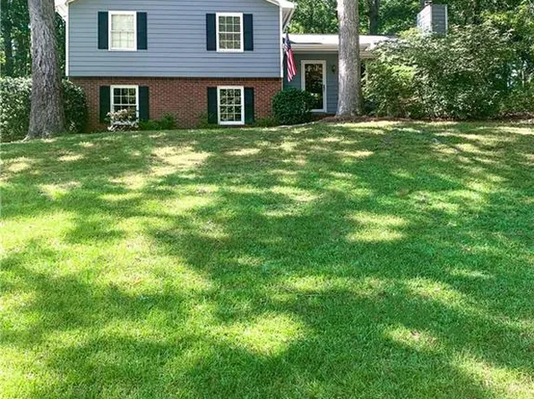 2210 Grayfield Dr, Grayson, GA 30017