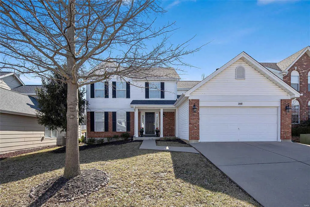 2440 Hickory Manor Dr photo 1