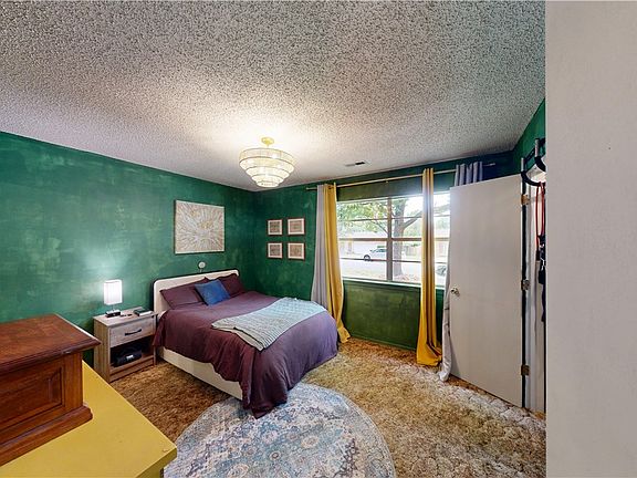 3rd image of 2848 N Peg Ln