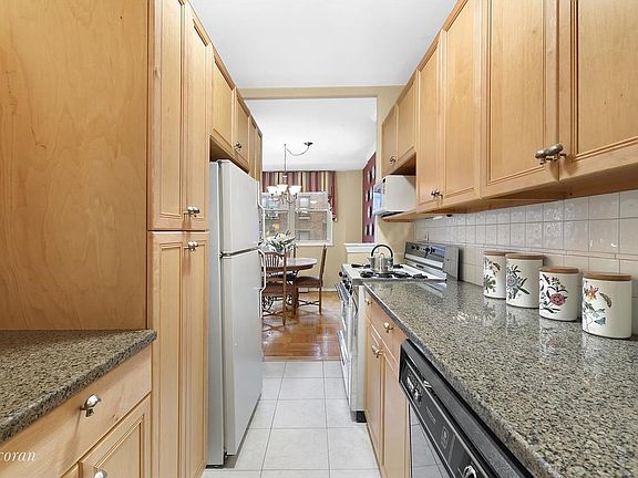 4th image of 63 E 9th St APT 6P