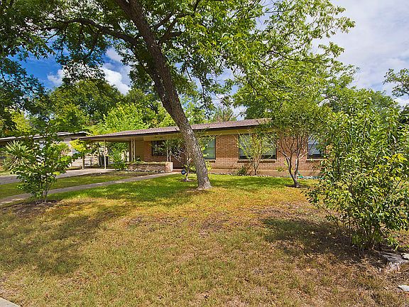 Windsor Park is conveniently situated near all that Austin has to offer!