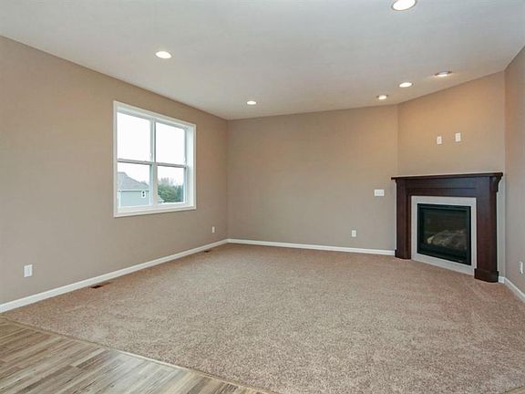 4th image of 8039 21st Avenue East Dr
