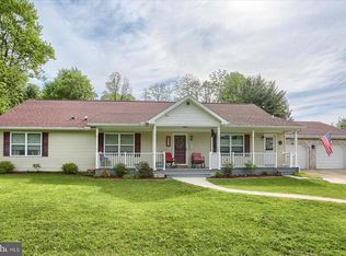 228 Dogwood Dr, Hershey, PA 17033