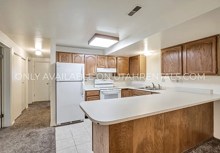 1671 Hickory Ln — Photo 9