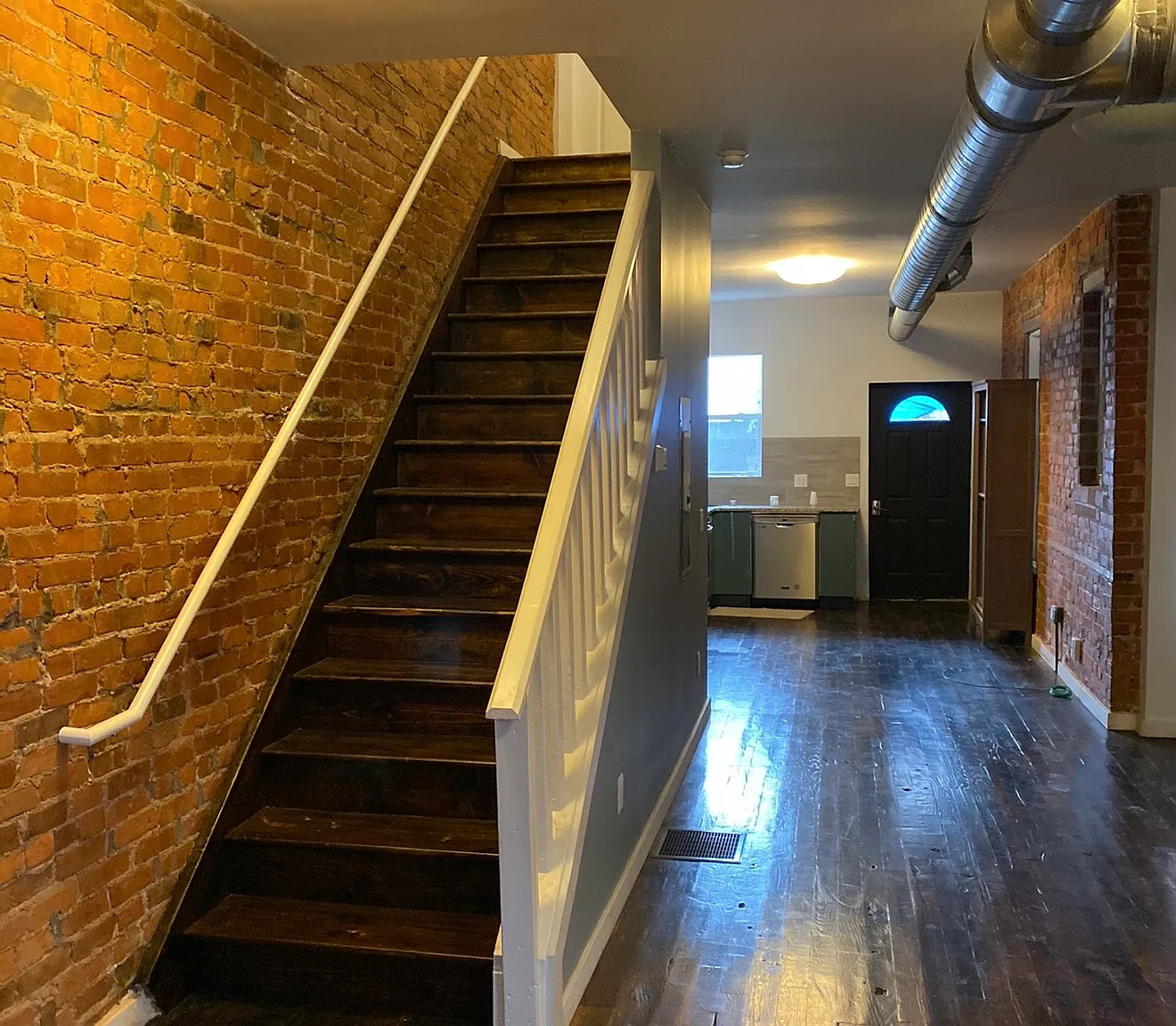 2 bed, 1600 sqft, $1,700 — Photo 2