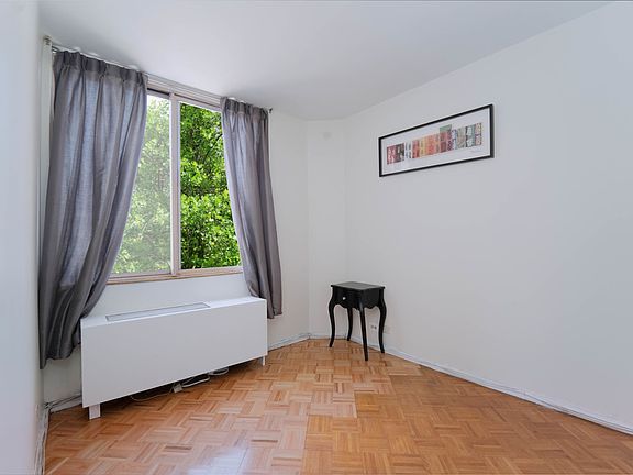3rd image of 350 W 50th St APT 4LL