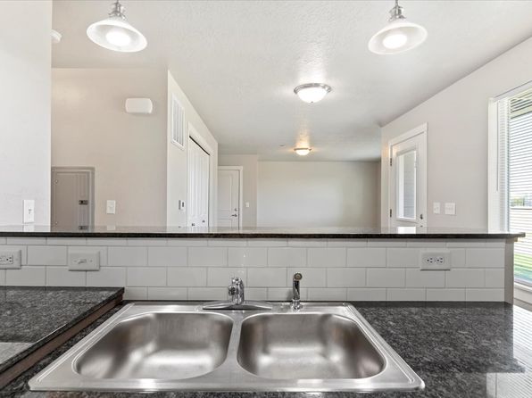 1297 W Pine Ave APT L202