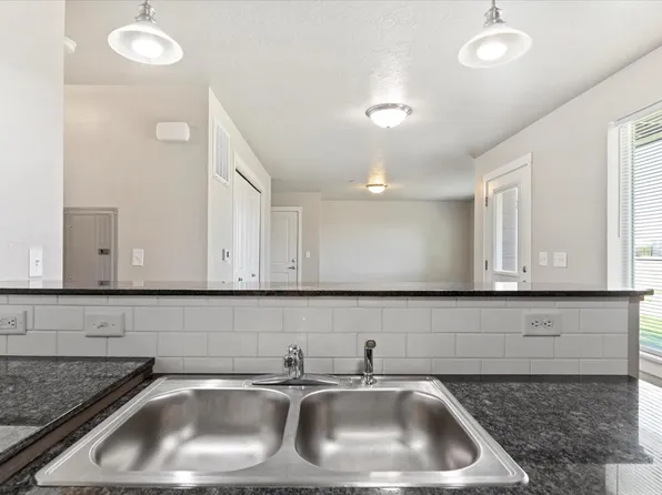 WhistleStop Apartments, 1297 W Pine Ave #E4c4f079a, Meridian, ID 83642