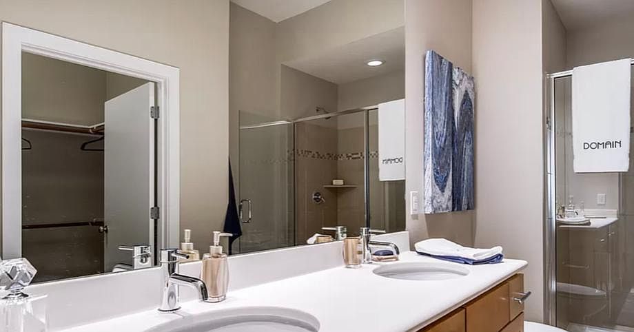 2nd image of 702 E 33rd St #32
