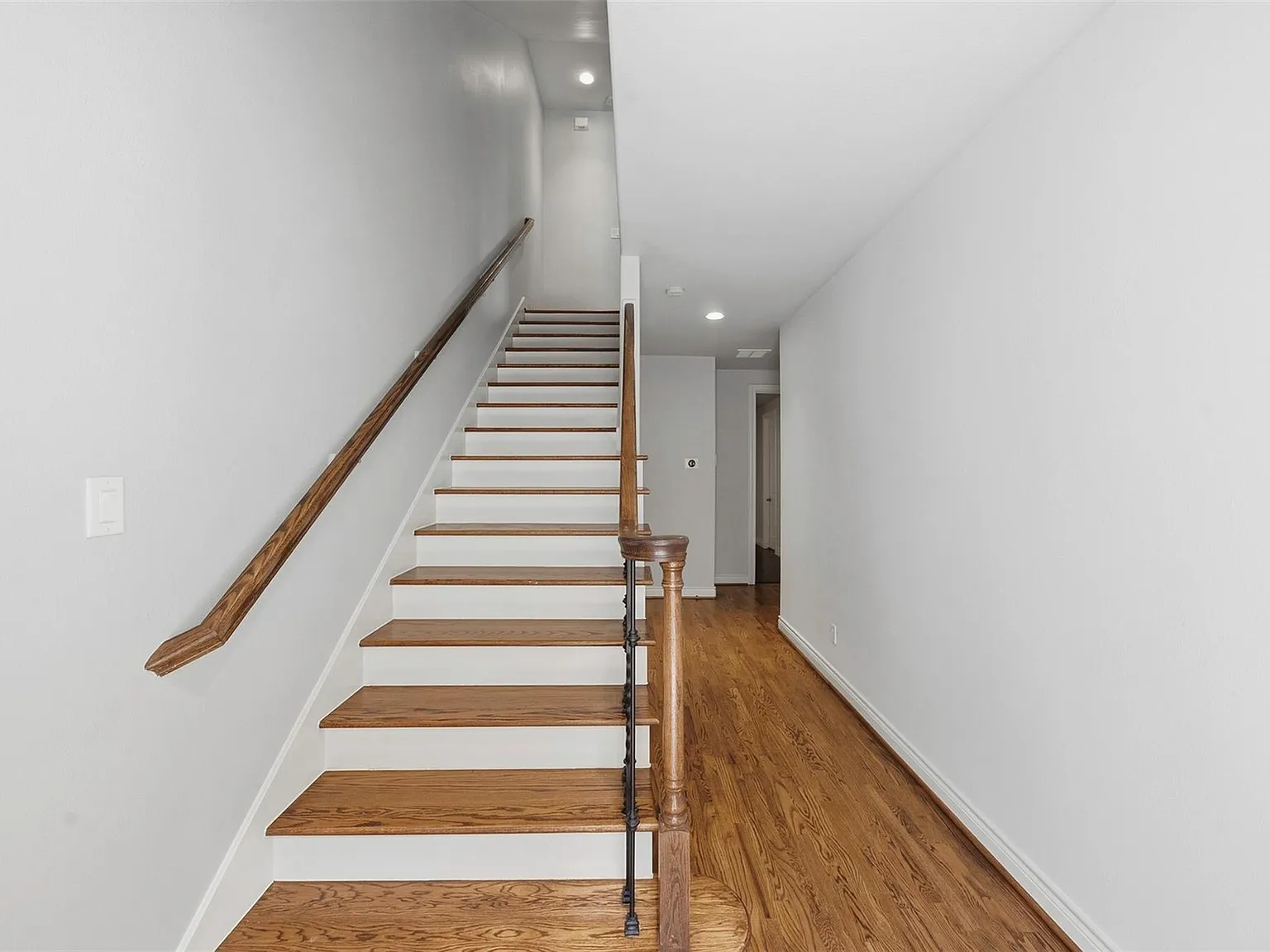 4 bed, 3.5 bath, 2773 sqft, $3,400 — Photo 4