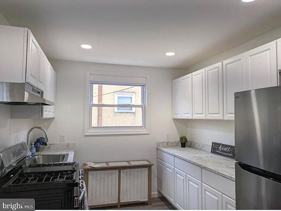 3rd image of 417 Copley Rd