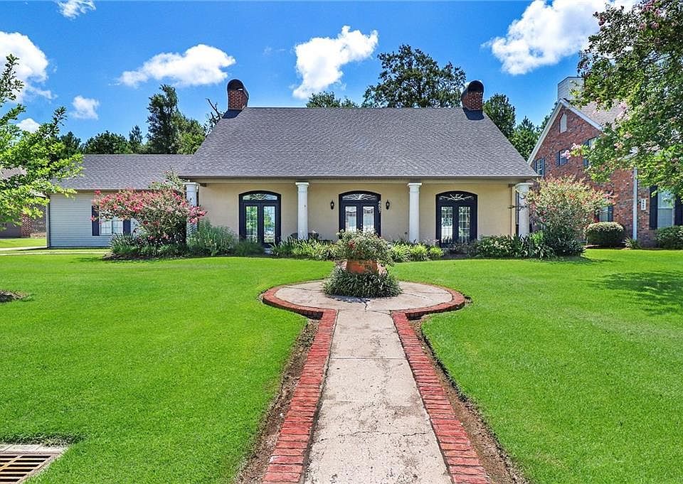 1st image of 4857 Riverview Ln